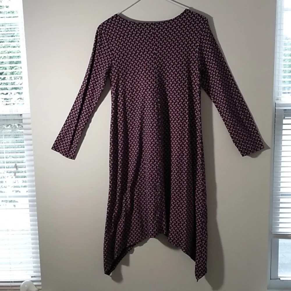 Old‎ Navy geometric long sleeve dress.